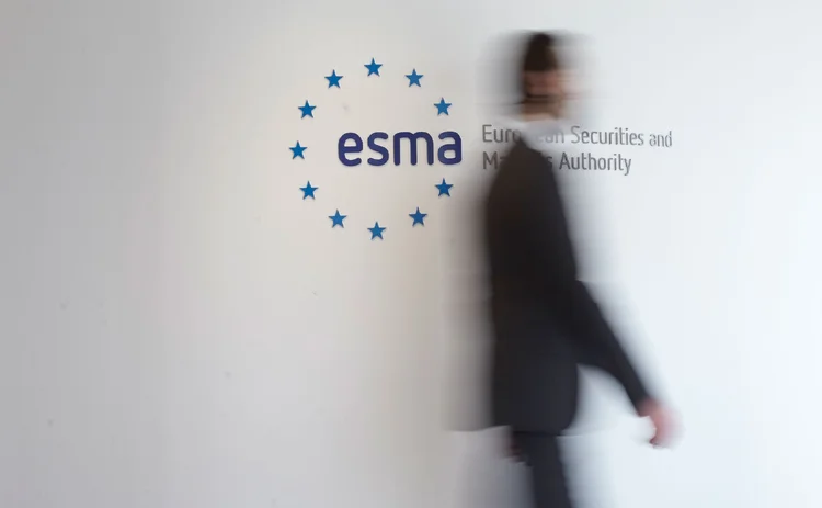  Esma-offices-man.jpg 